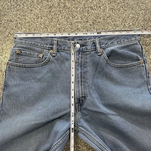 Levis 550 Jeans Mens 36x34 Relaxed Fit Tapered Leg Light Wash Denim Cotton - Picture 9 of 10